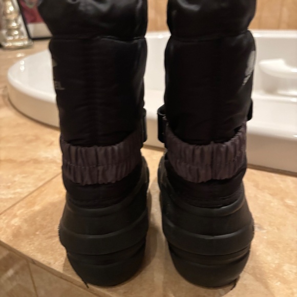 SOREL Boys Winter Boots - Picture 3 of 4